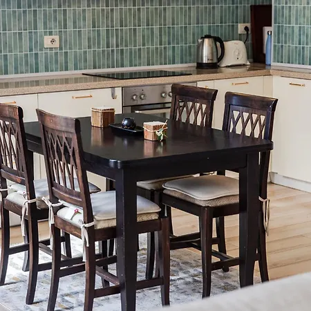 Calm Living 2br In Residential Area By Pikhost * 地拉那