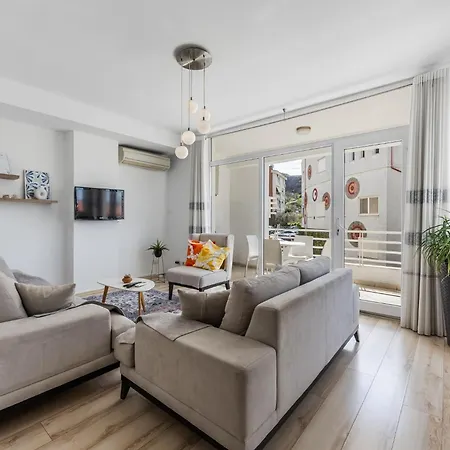 Calm Living 2br In Residential Area By Pikhost 公寓