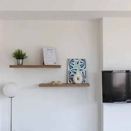 Calm Living 2br In Residential Area By Pikhost * 地拉那